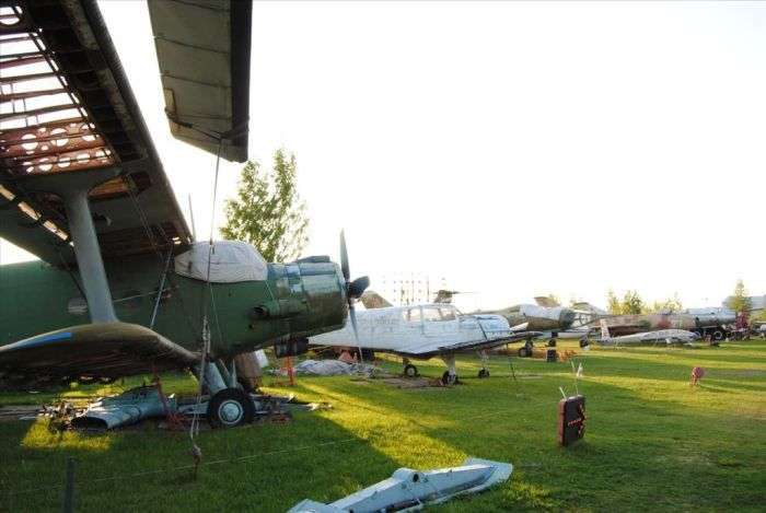 Музей авіації, дні полічені (36 фото)