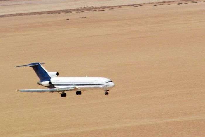 Перша в світі система аварійної посадки літака без пілота (10 фото)