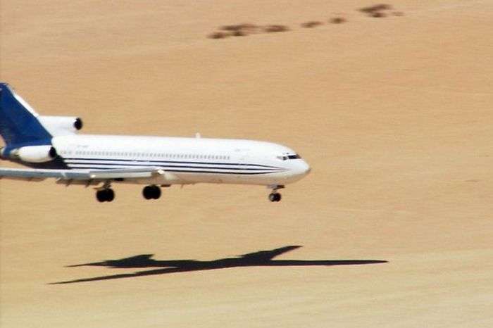 Перша в світі система аварійної посадки літака без пілота (10 фото)