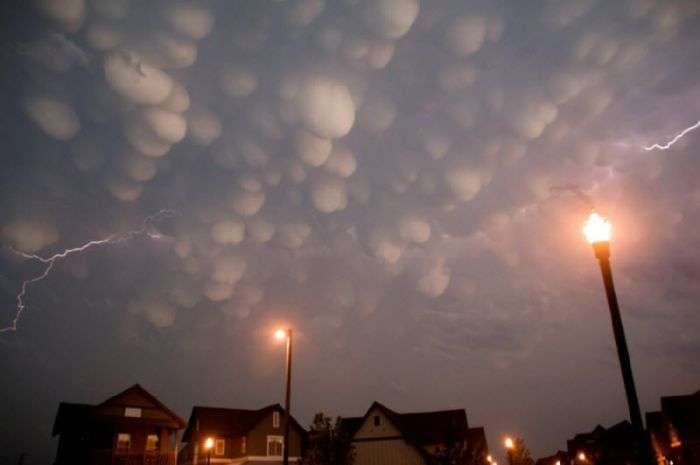Незвичайна хмари і дивні фігури в небі (54 фото)