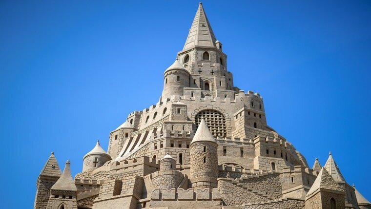 В Германии построили самый высокий в мире замок из песка   Интересное