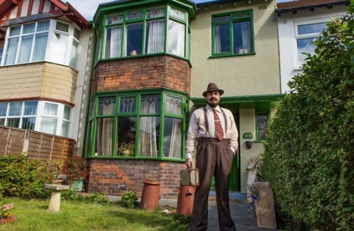 Британец в своем доме воссоздал быт 30-х годов, полностью отказавшись от современных благ Интересное