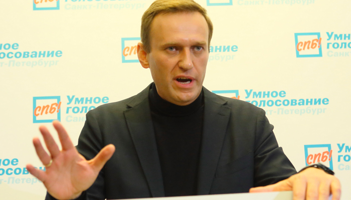 Почему Навальный и Соболь избегают общения с журналистами? россия